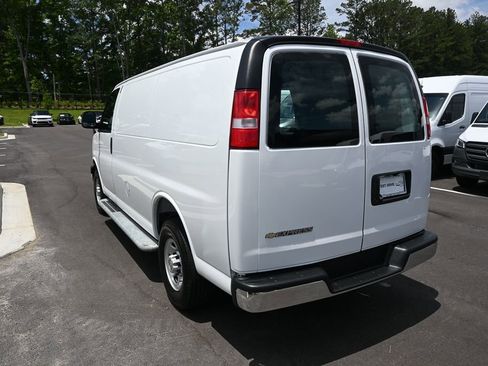 Used 2025 Chevrolet Express 2500 w/ Driver Convenience Package RWD image 4