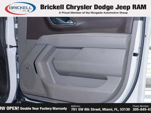Used 2024 GMC Yukon XL SLT RWD image 13