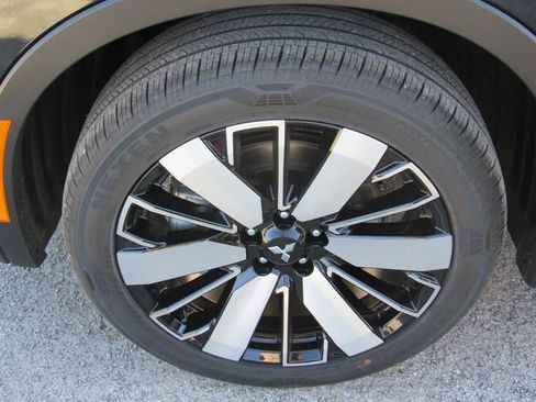 New 2025 Mitsubishi Outlander SE image 7