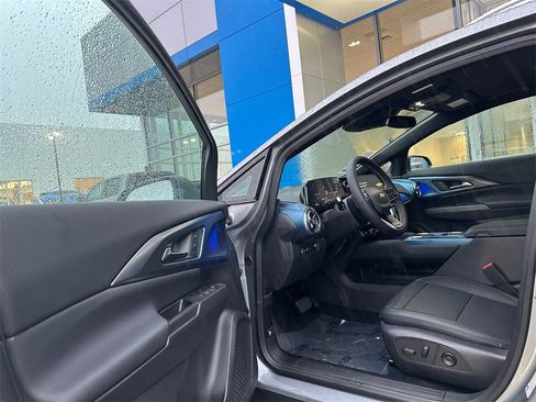 New 2026 Chevrolet Equinox EV LT image 20