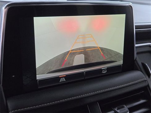 Used 2024 GMC Yukon SLT image 25