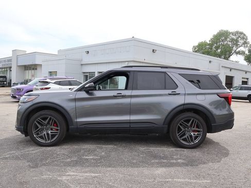 Used 2025 Ford Explorer ST-Line w/ ST-Line Street Pack AWD/4WD image 5