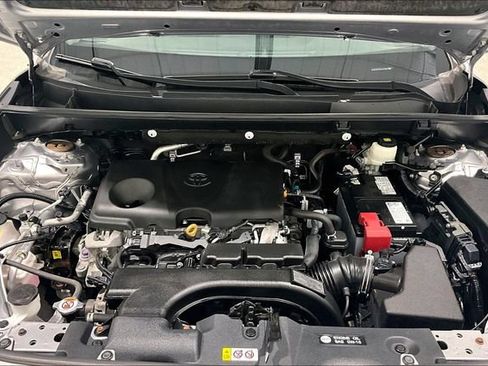 Used 2020 Toyota RAV4 LE AWD/4WD image 36