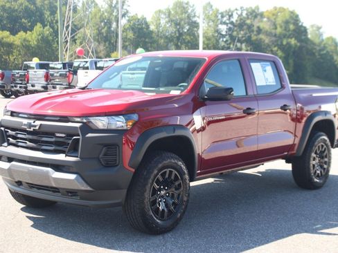 Used 2026 Chevrolet Colorado Trail Boss AWD/4WD image 3