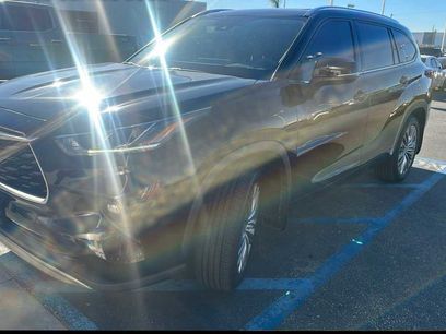 Used 2023 Toyota Highlander Platinum