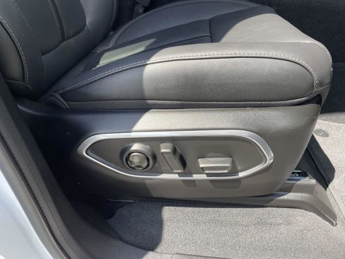 New 2026 Jeep Grand Wagoneer Limited AWD/4WD image 58