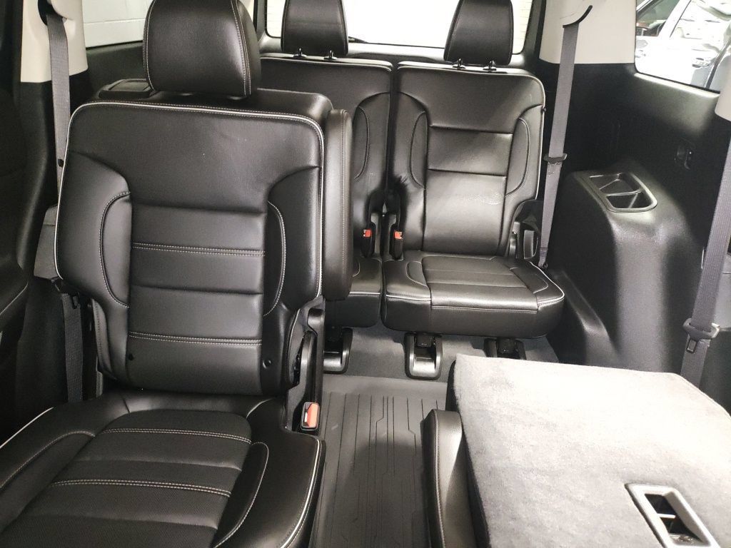 Used 2023 GMC Acadia Denali w/ Denali Technology Package FWD image 28
