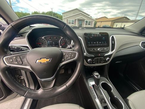 Used 2018 Chevrolet Equinox Premier image 34
