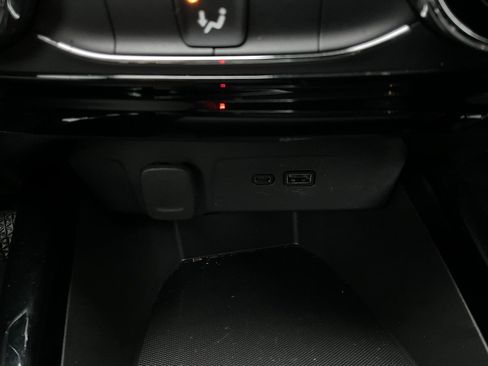 Used 2025 Chevrolet Trax LT image 22