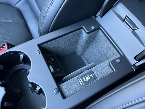 New 2026 Porsche Macan image 27