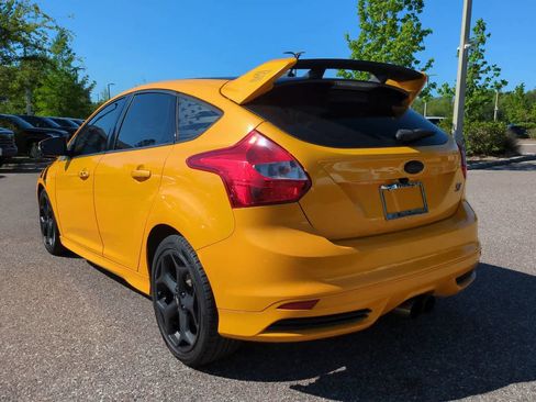 Used 2013 Ford Focus ST FWD image 4