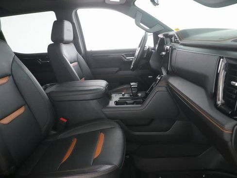 Used 2024 GMC Sierra 1500 AT4 w/ Technology Package image 32