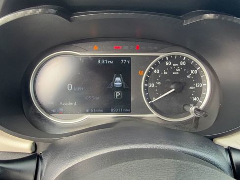 Used 2021 Nissan Versa SV image 16