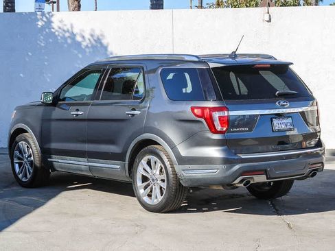 Used 2018 Ford Explorer Limited w/ Equipment Group 301A FWD image 4