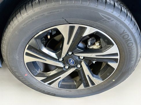 Used 2025 Subaru Crosstrek 2.0i Premium AWD/4WD image 11
