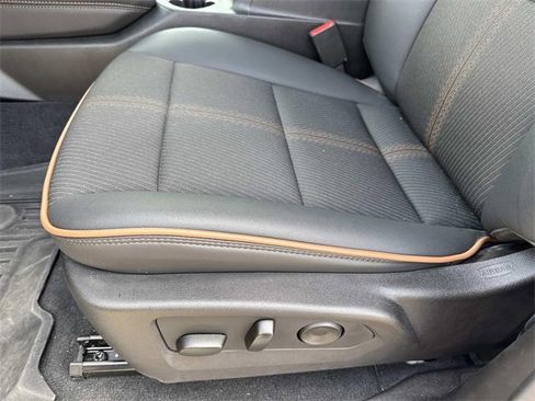 Used 2025 GMC Canyon AT4 image 21