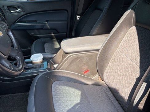 Used 2017 Chevrolet Colorado Z71 image 5