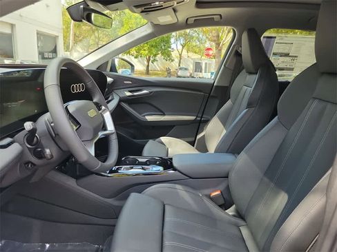 New 2025 Audi Q6 e-tron Premium Plus image 19