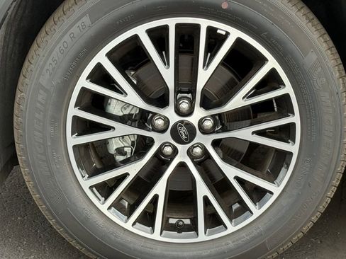 Used 2024 Ford Escape Base w/ PHEV Premium Package image 8