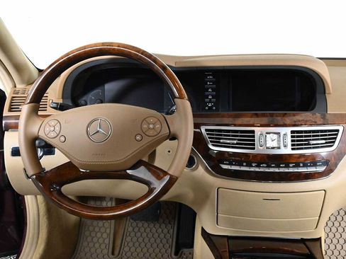 Used 2010 Mercedes-Benz S 550 image 3