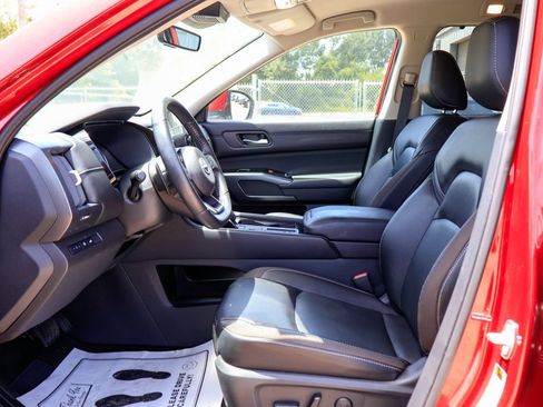 Used 2023 Nissan Pathfinder SL FWD image 7