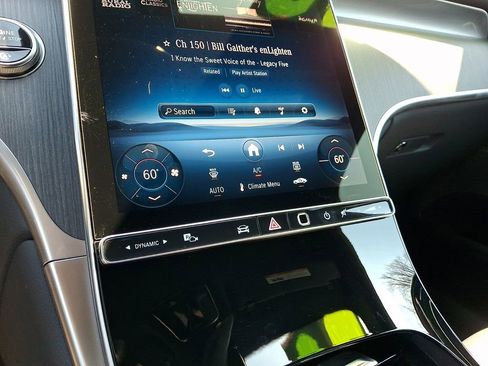 Used 2025 Mercedes-Benz GLC 300 4MATIC image 16