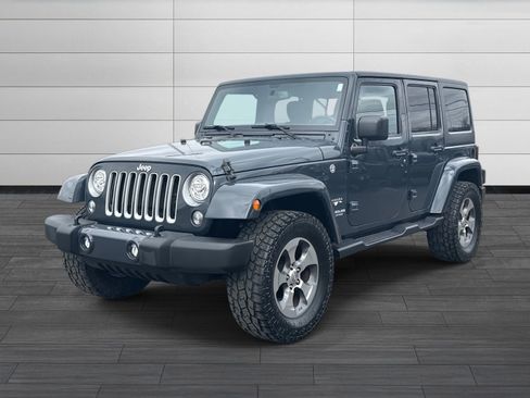 Used 2017 Jeep Wrangler Unlimited Sahara w/ Max Tow Package image 8