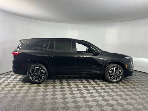 Used 2025 Buick Enclave Sport Touring image 6