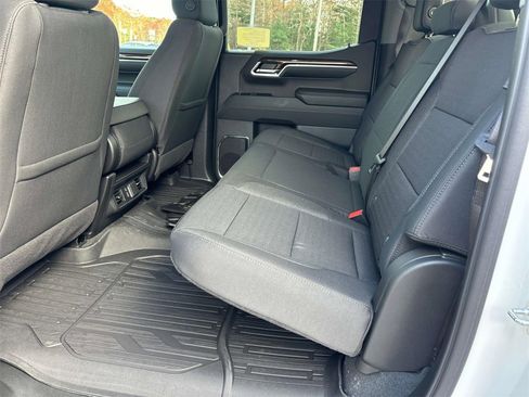 New 2024 GMC Sierra 1500 SLE w/ Preferred Package image 6