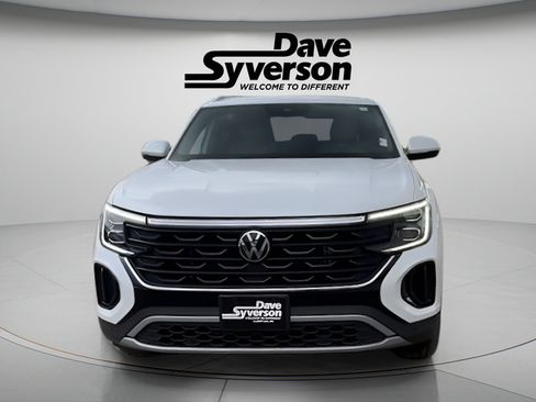 Used 2024 Volkswagen Atlas Cross Sport SEL AWD/4WD image 2