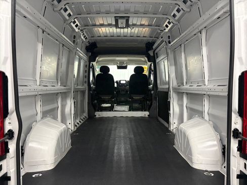 Used 2024 RAM ProMaster 2500 w/ Convenience Group image 13