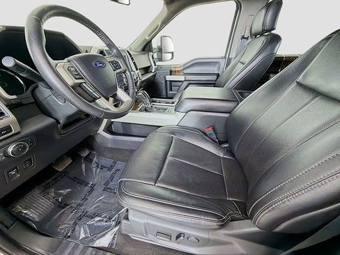 Used 2019 Ford F150 Lariat w/ Equipment Group 502A Luxury AWD/4WD image 20