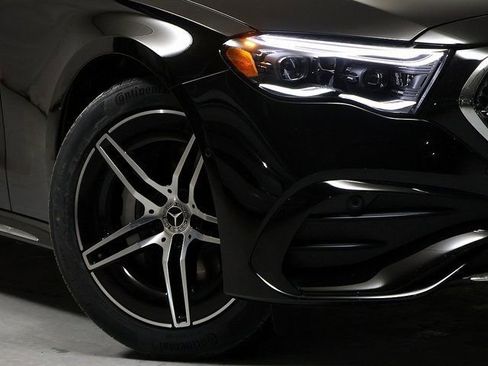 New 2026 Mercedes-Benz E 350 4MATIC Sedan image 5