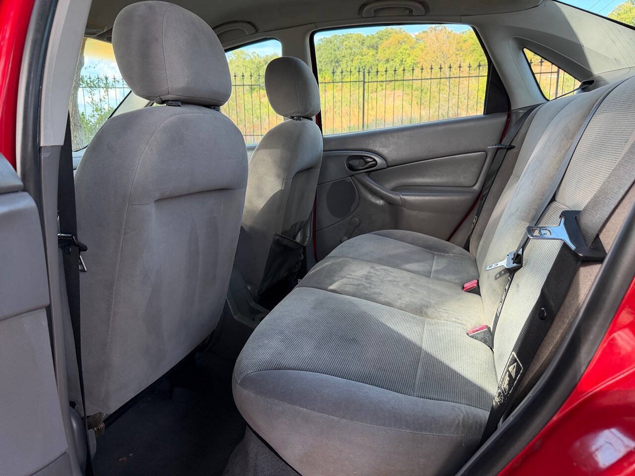 Used 2002 Ford Focus LX FWD image 17
