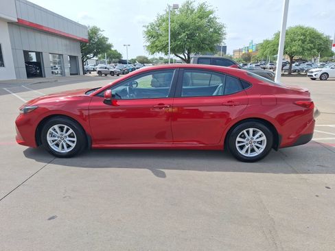 Used 2025 Toyota Camry LE w/ Convenience Package image 3