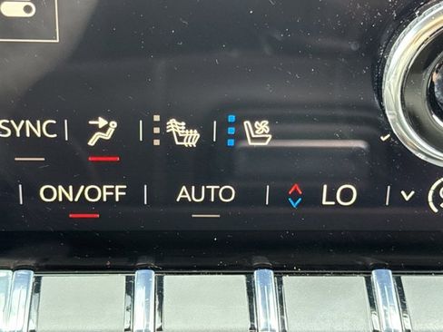 Used 2025 GMC Yukon Denali w/ LPO, Floor Liner Package image 21