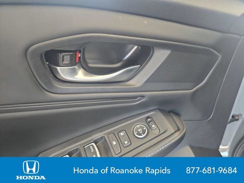 Used 2024 Honda Accord Sport image 11