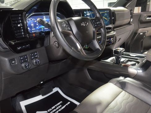 Used 2023 Chevrolet Silverado 1500 ZR2 w/ Technology Package image 18