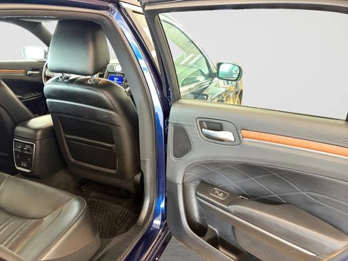 Used 2016 Chrysler 300 C Platinum w/ Safetytec Plus Group AWD/4WD image 17