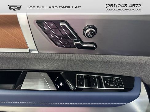 New 2026 Cadillac Vistiq Premium Luxury w/ LPO, Floor Liner Package image 8