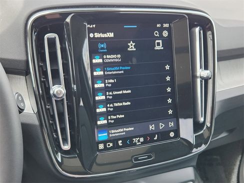 New 2025 Volvo XC40 B5 Core w/ Protection Package Premier image 17