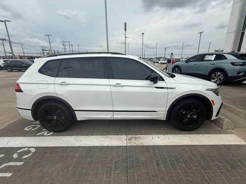 Used 2024 Volkswagen Tiguan SE R-Line AWD/4WD image 5