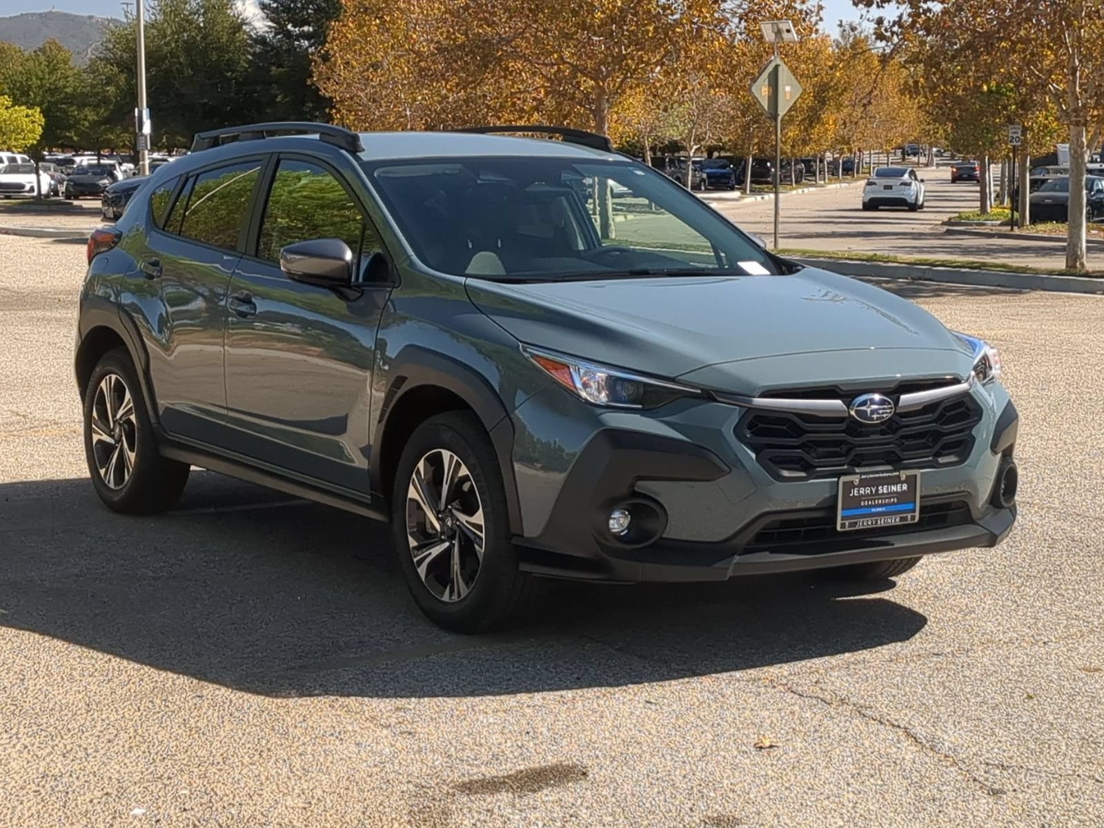 Used 2024 Subaru Crosstrek 2.0i Premium w/ Crosstrek Mirror Package AWD/4WD image 7