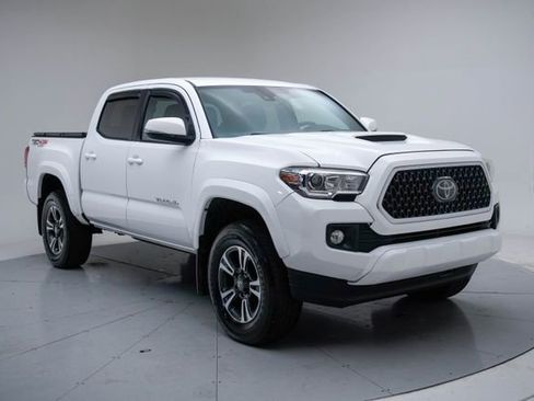 Used 2018 Toyota Tacoma TRD Sport AWD/4WD image 7