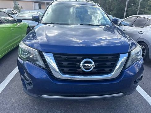 Used 2020 Nissan Pathfinder SV FWD image 2