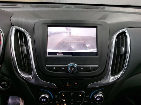 Used 2022 Chevrolet Equinox LT AWD/4WD image 25