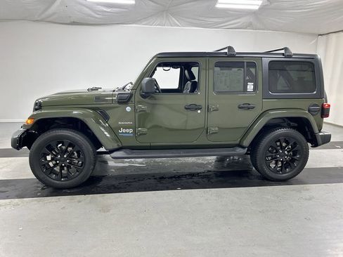 Used 2021 Jeep Wrangler Unlimited Sahara w/ Dual Top Group AWD/4WD image 6