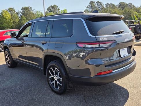 Used 2025 Jeep Grand Cherokee L Limited RWD image 9