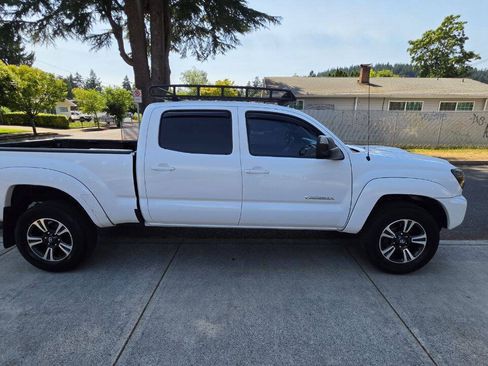 Used 2012 Toyota Tacoma 4x4 Double Cab w/ TRD Sport Pkg image 4