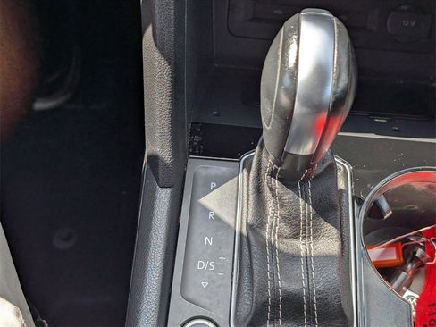 Used 2022 Volkswagen Atlas SE image 30